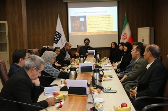 نشست مواجهه با موقعیت‌های پیش‌بینی‌نشده در کلاس درس  برگزار شد  