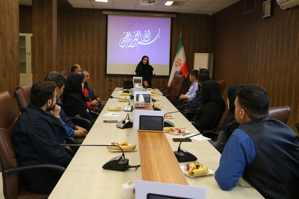 کارگاه آموزشی عوامل زیان‌آور محیط کار برگزار شد